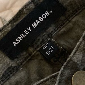 SIZE 5/27 ASHLEY MASON CAMOFLAUGE CARGO pants.